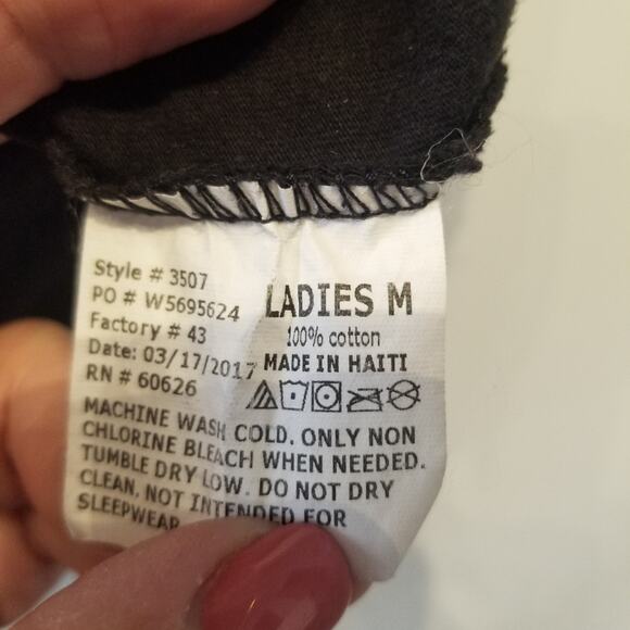 Vegas Golden Knights Ladie's Black T-Shirt Size M - Picture 8 of 8